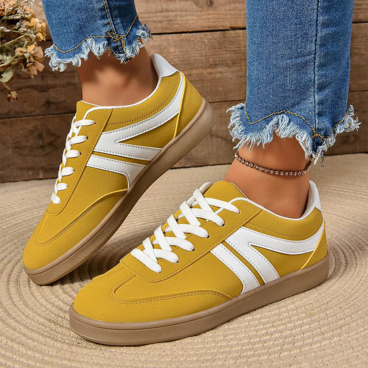 Lace-up Round Toe Flats Shoes Fashion Sports Slip On Casual Shoes For Women J&M Cheap Store