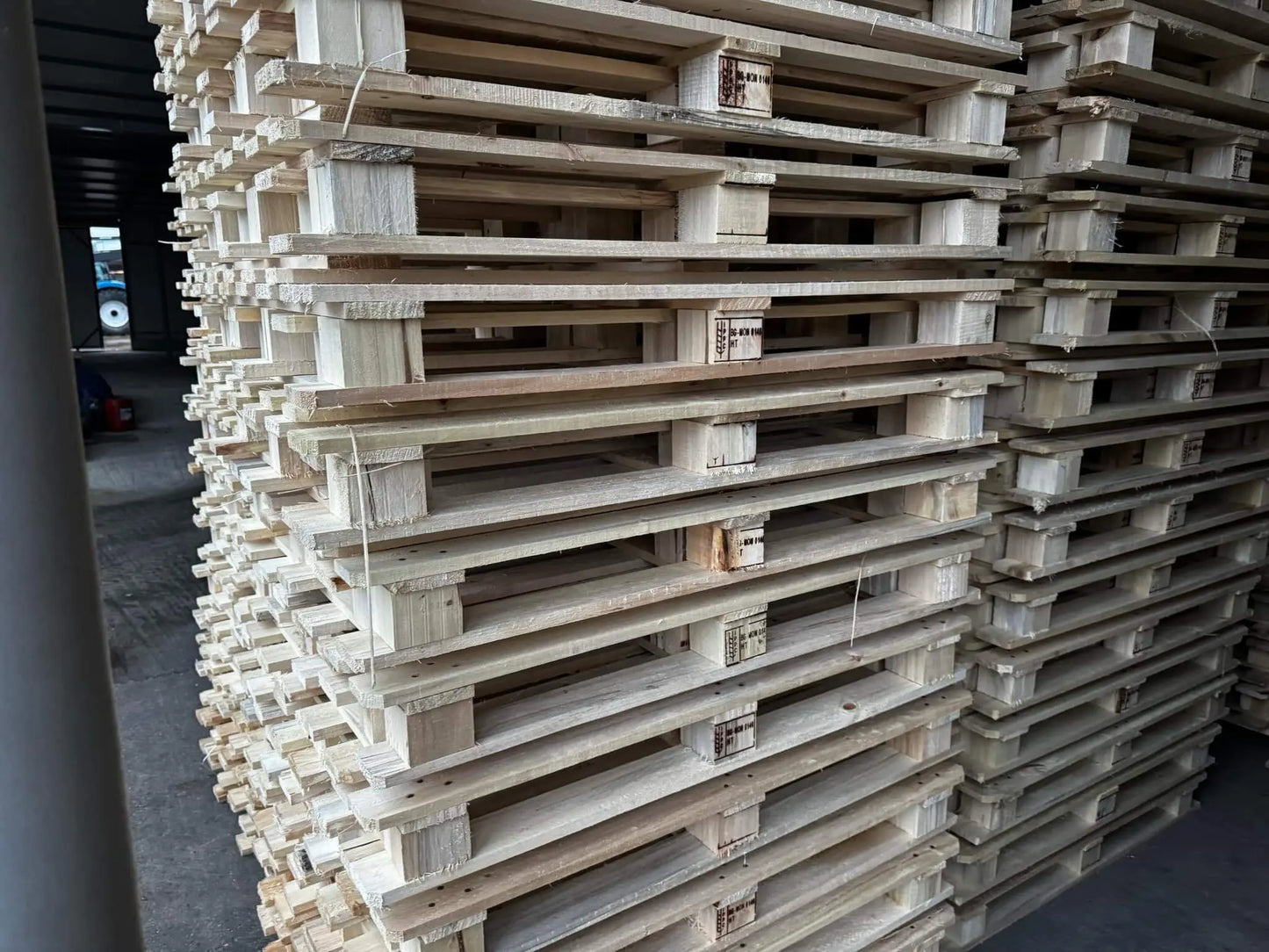 Euro Pallets - New / Neue J&M Cheap Store