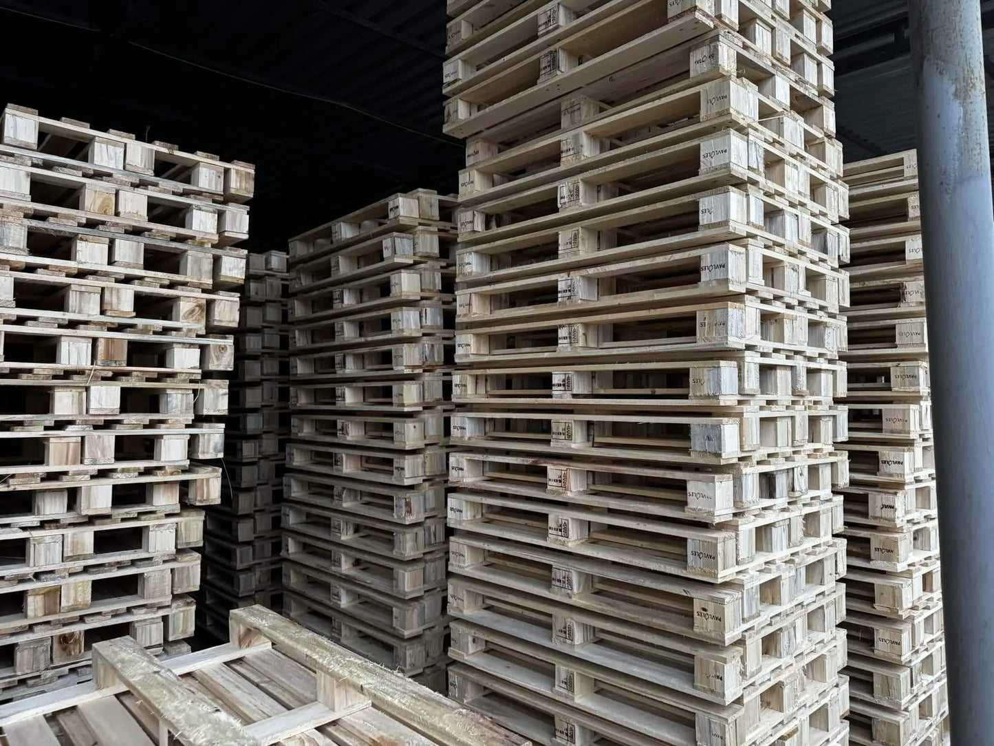 Euro Pallets - New / Neue J&M Cheap Store