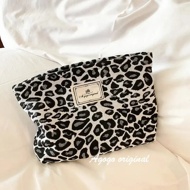 Leopard Printed Makeup Bag Thickened Travel Toiletries Cosmetic Bags Cases Pouch Handbag Makeup Bags Make Up Organizer Bag J&M Cheap Store