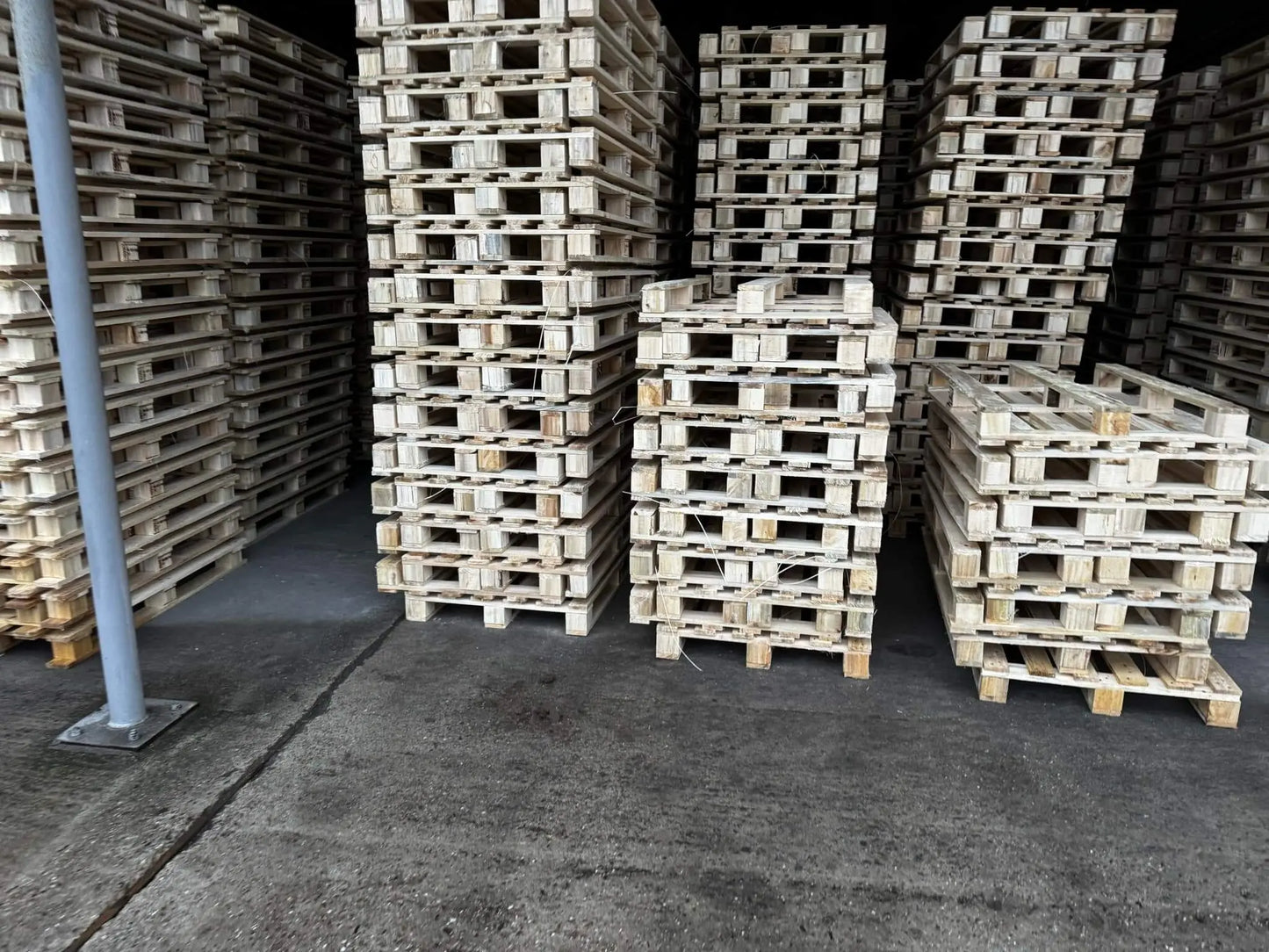 Euro Pallets - New / Neue J&M Cheap Store