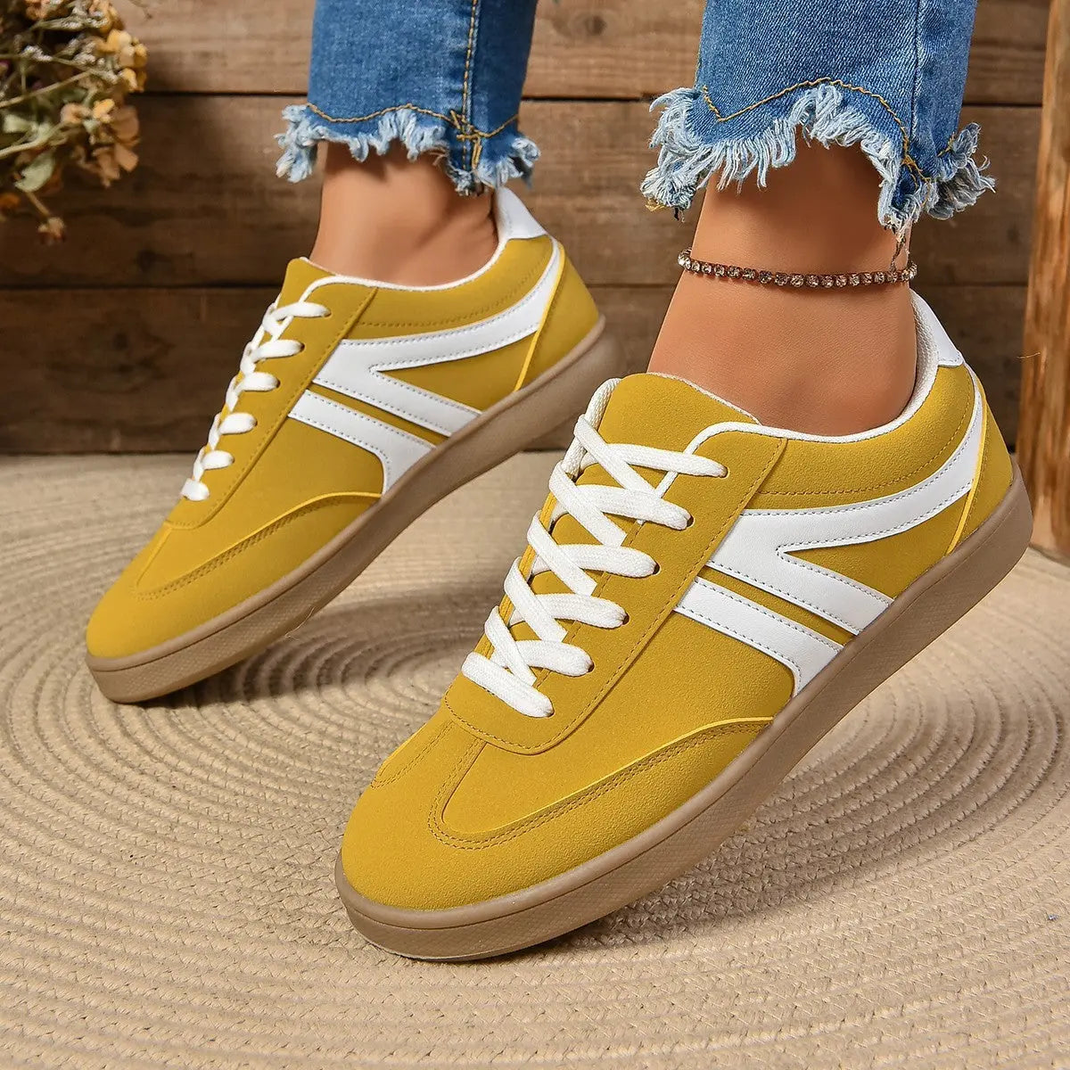 Lace-up Round Toe Flats Shoes Fashion Sports Slip On Casual Shoes For Women J&M Cheap Store